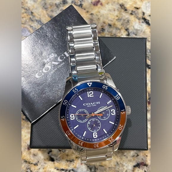 Men’s coach watch. Japan movement . - Picture 1 of 3